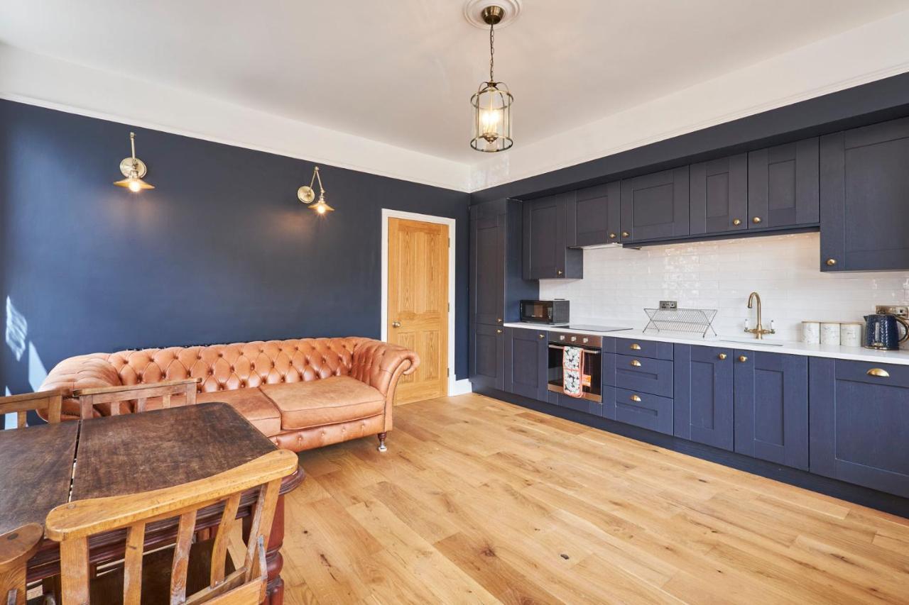 Apartment Host & - 1895 At